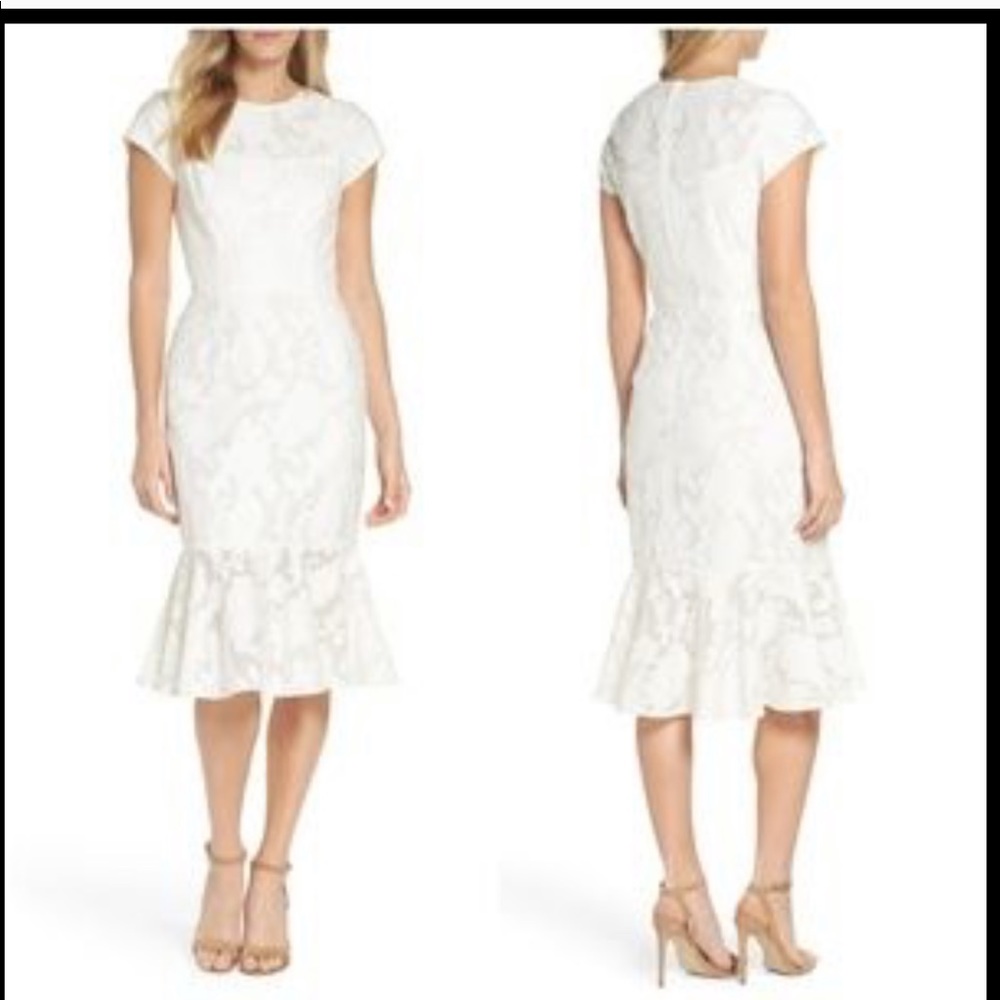 Maggy London Lace Flare Hem Midi Dress - 8